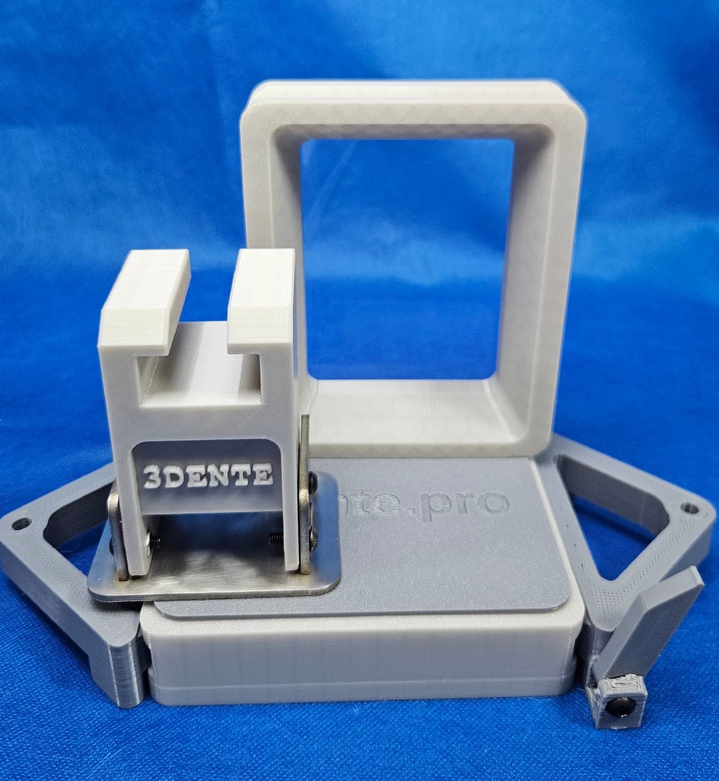 Kit Mini VAT 3DENTE montado: VAT em PETG, arco de fixação e mesa de impressão em inox